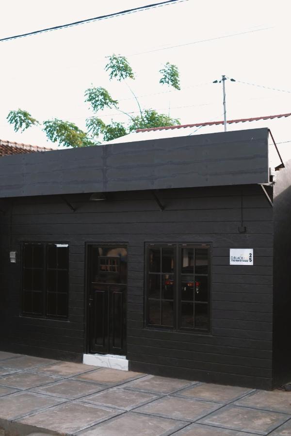 Rumah liburan D Black Houze Banyuwangi